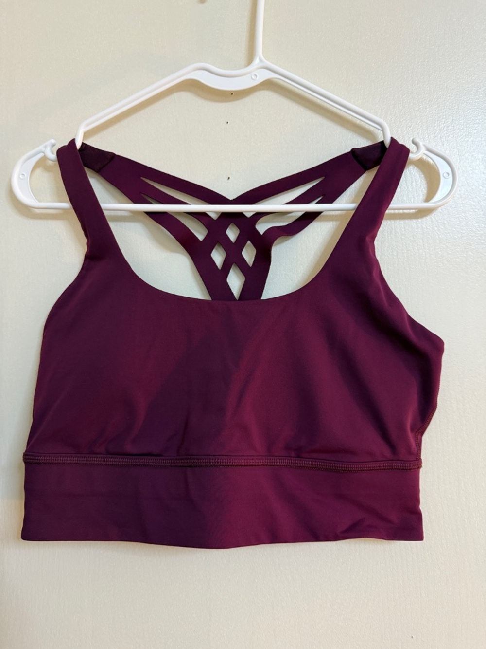 lululemon athletica Women's Strappy Back Sports Bra - Plum